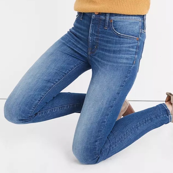 9" Mid-Rise Skinny Jeans in Pendale Wash - Picture 2 of 5